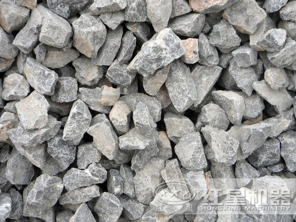 破碎石灰石推薦使用移動(dòng)碎石機(jī)_體積小、效率高、運(yùn)行無噪音