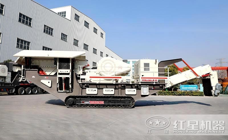 大型采石場用以柴油為動力的履帶破碎機(jī)更高產(chǎn)、環(huán)保