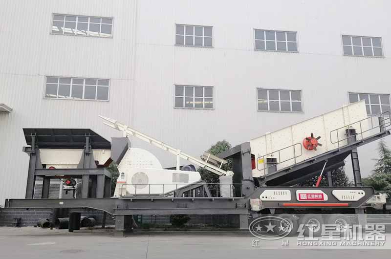 與給料機(jī)、破碎機(jī)一起搭載的新型車載可移動篩砂機(jī)